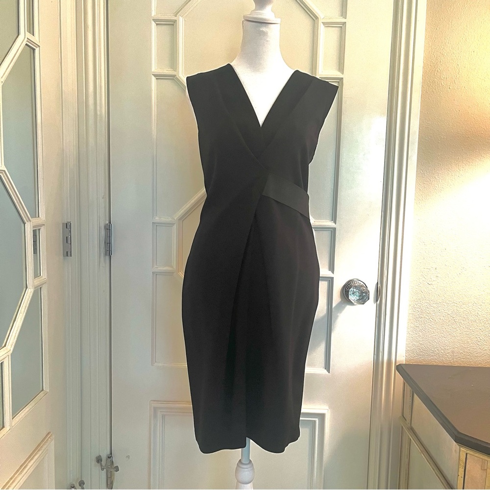 BCBGMAXAZRIA Black Jersey Stretch Belted V-Neck Dress Sz 8 LBD